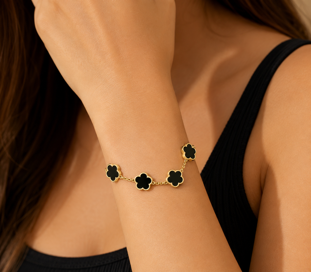 Black Clover Bracelet in Gold-Plated Stainless Steel – Minimalist Lucky Charm Bracelet